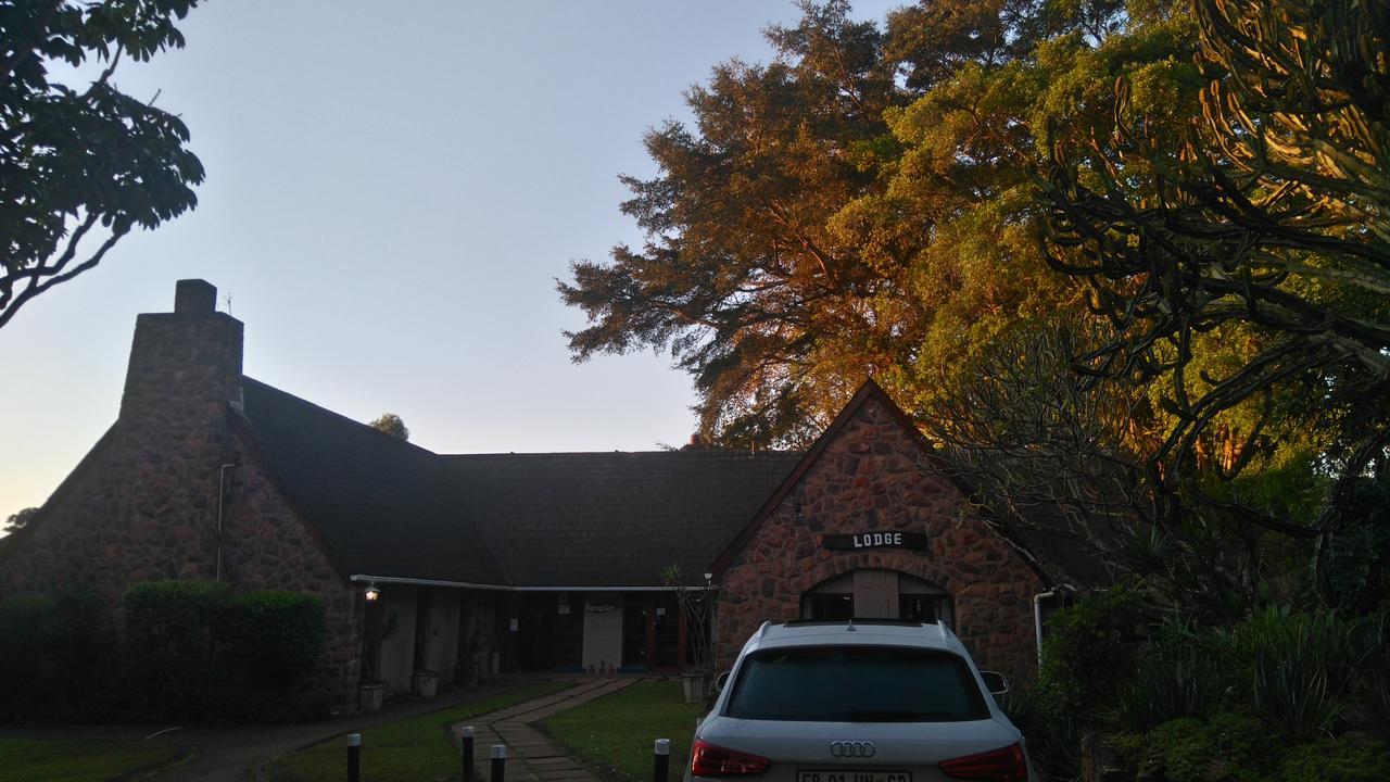 Phezulu Safari Park Villa Botha's Hill Buitenkant foto